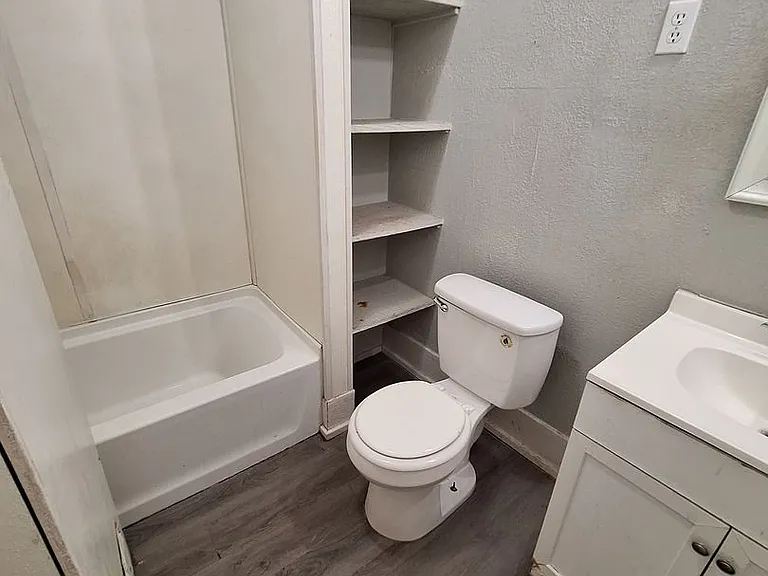 1026 Jeanette St — Photo 11