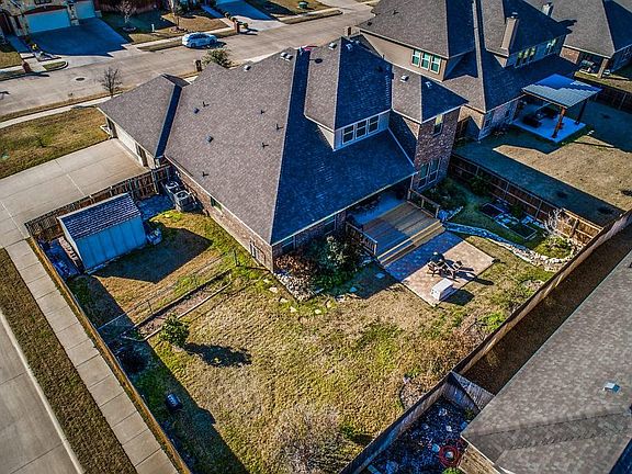 4th image of 5634 Paradise Dr