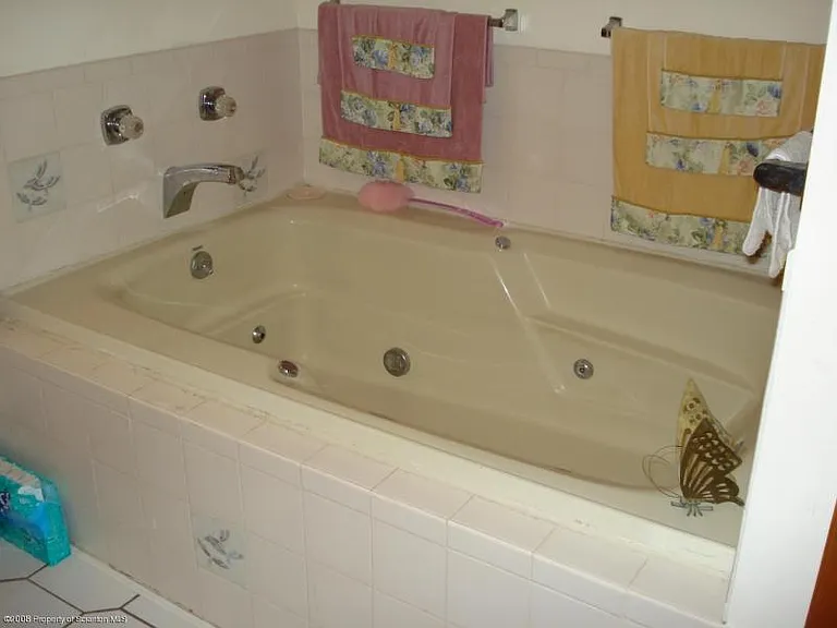 326 Melrose Ave #1 — Photo 5