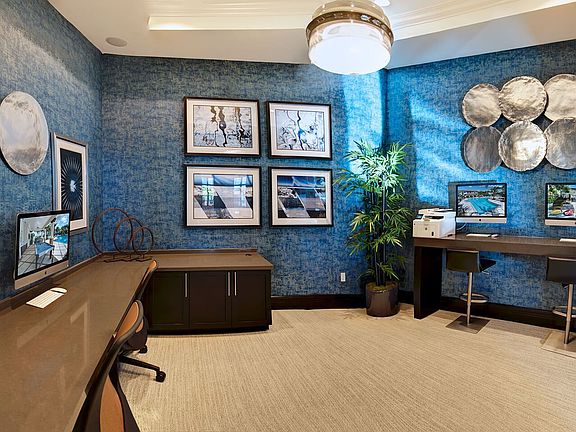 Business Center Fully Equipped with Wi-Fi, Computers, Printer and Copier