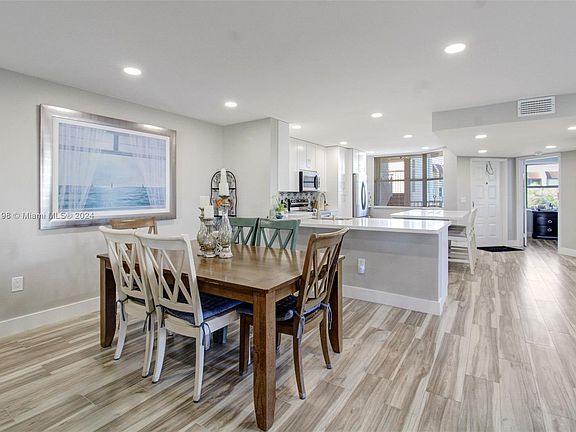4th image of 10217 NW 24th Pl APT 301