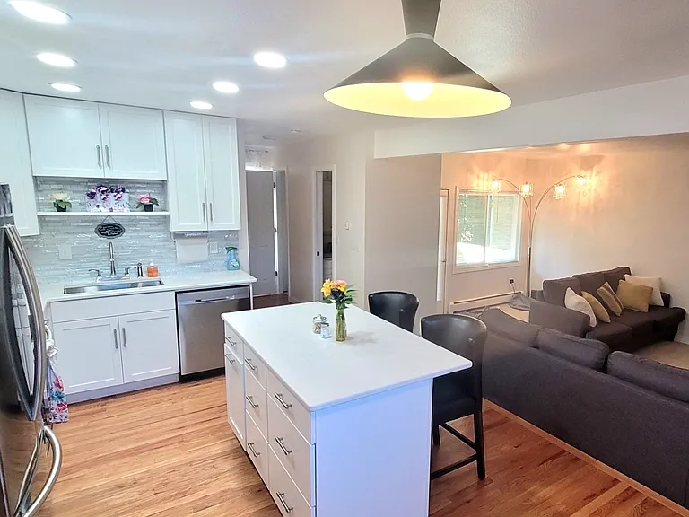 middle floor kitchen