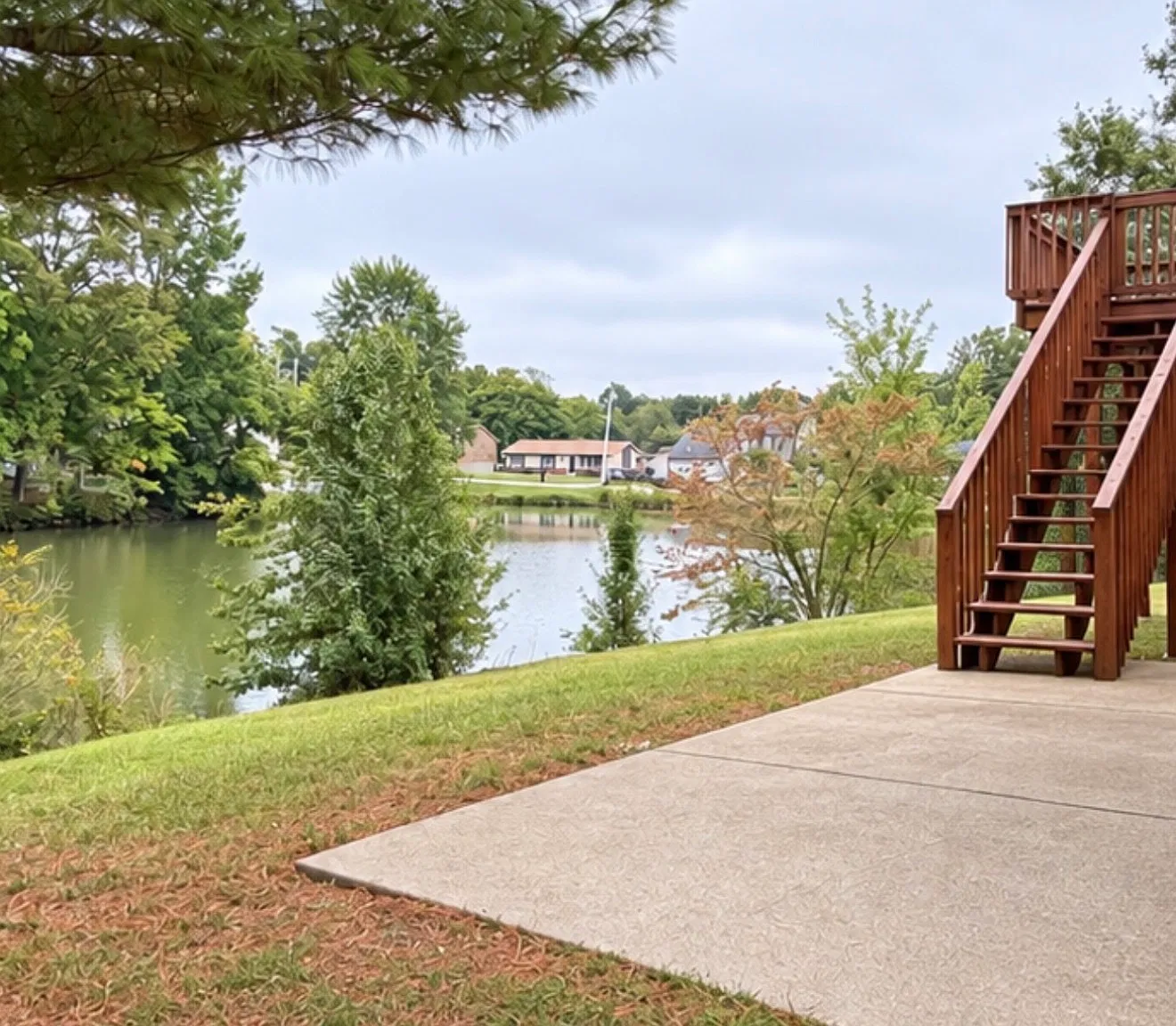 3 bed, 2.5 bath, 1684 sqft, $2,100 — Photo 2