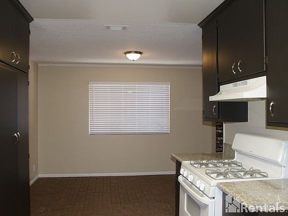 5th image of 5423 N Mayfield Ave