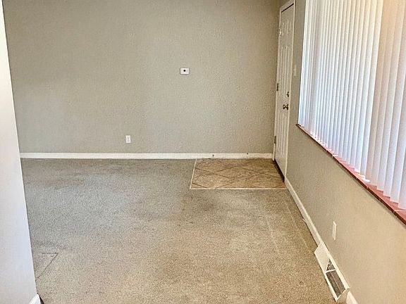 5th image of 733 Miller Ct