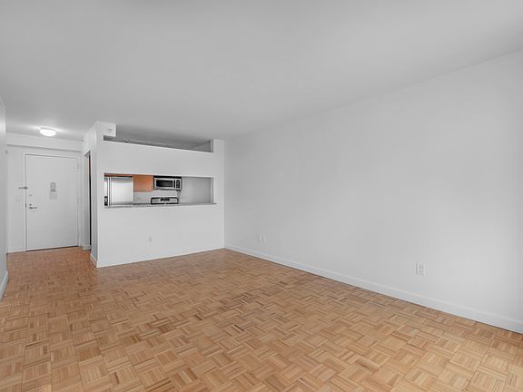 3rd image of 420 W 42nd St APT 22A