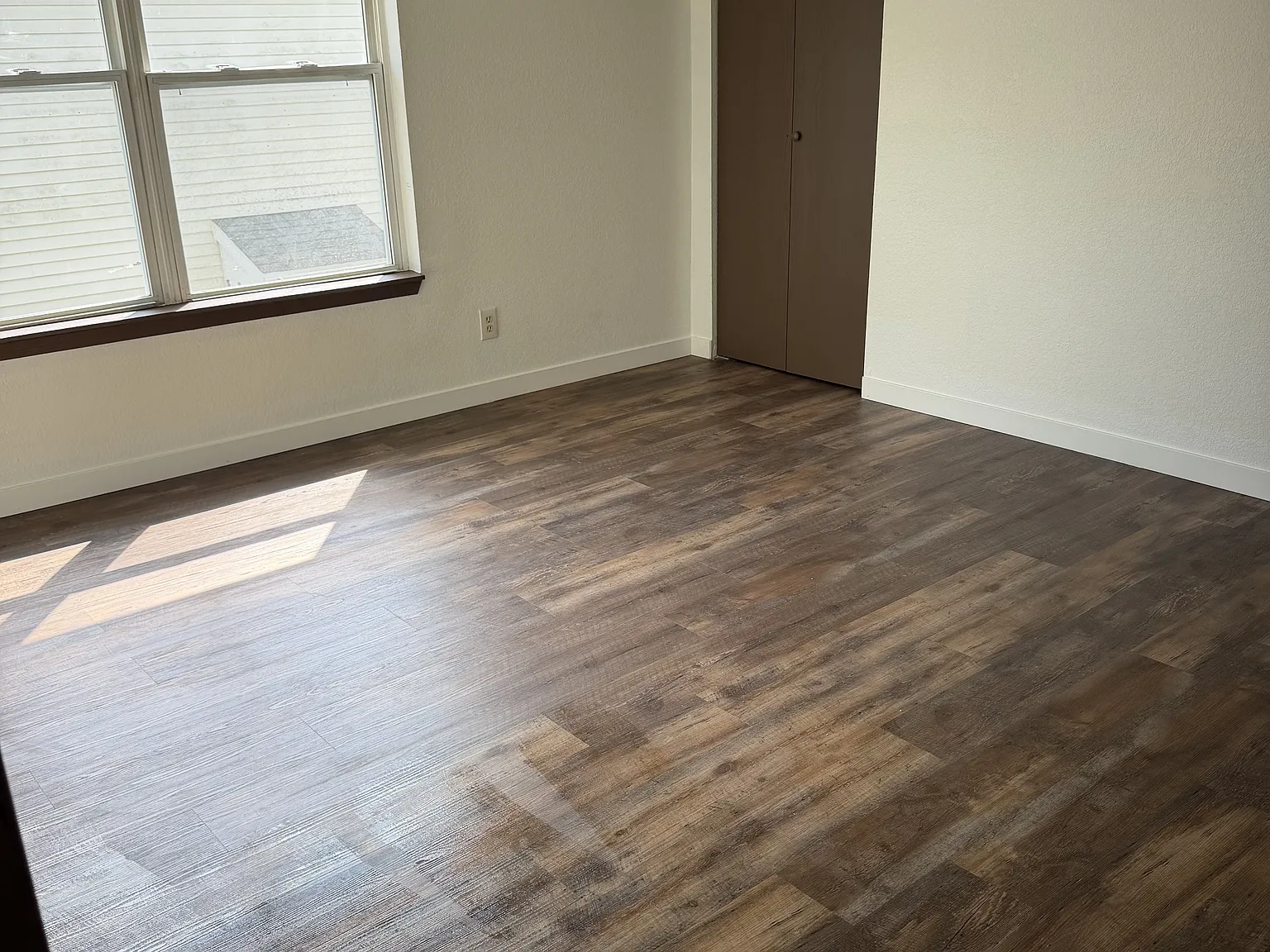 111-2 W Tara Ct - D — Photo 2