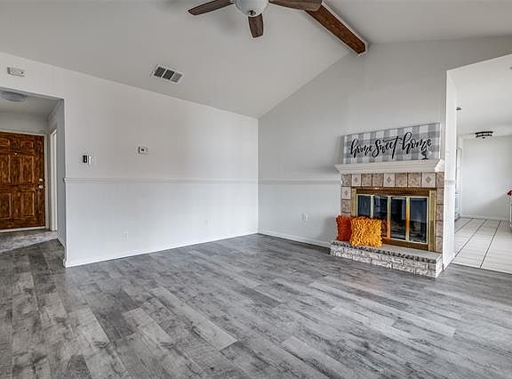 3rd image of 1423 Natches Dr