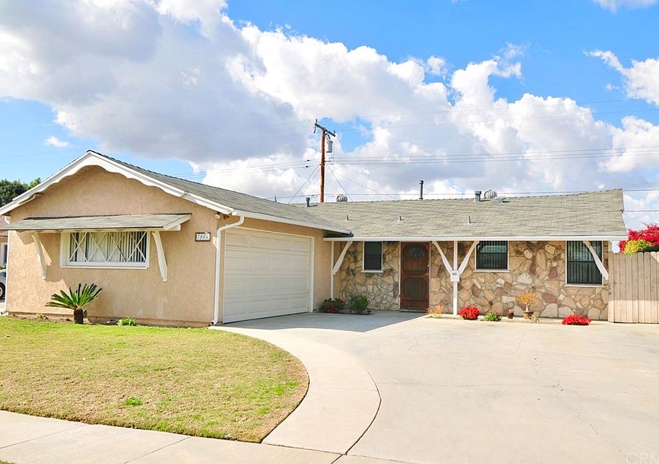 1st image of 7801 La Costa Cir