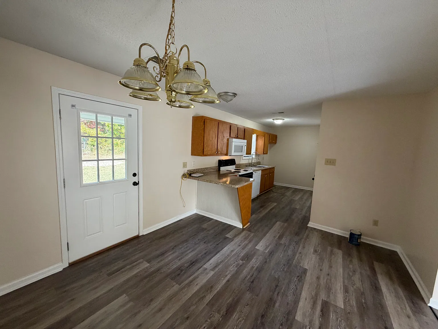 3 bed, 1216 sqft, $1,200 — Photo 4