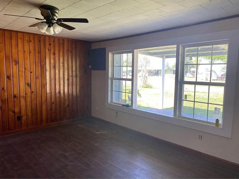 1306 Continental Blvd — Photo 5