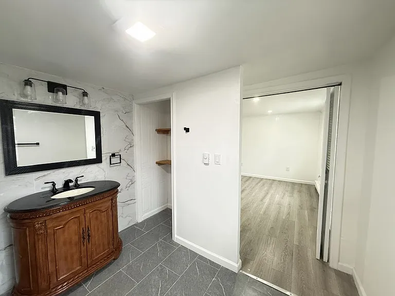 735 Main St — Photo 10