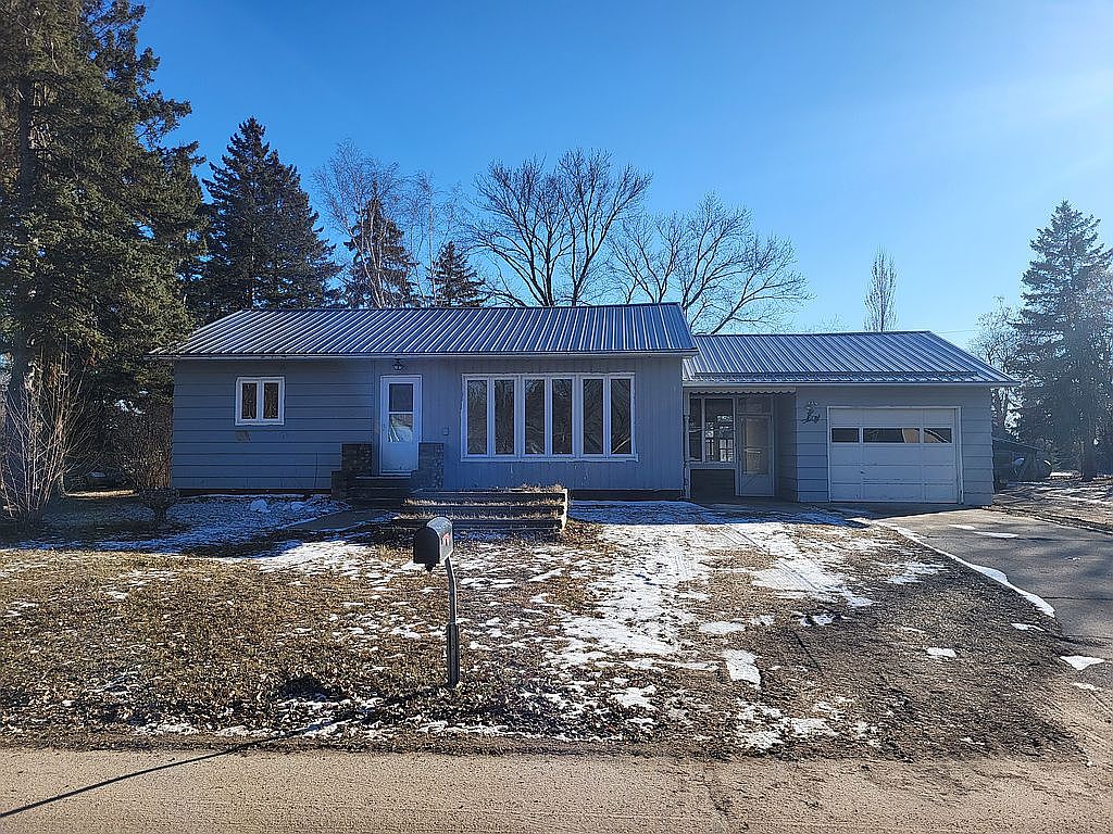 218 1st St NW, Menahga, MN 56464 Zillow