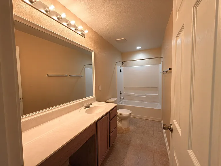 2250 Howry Dr — Photo 22