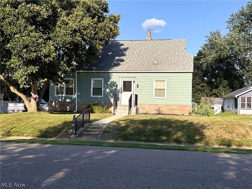 1st image of 300 Harding Ave SW