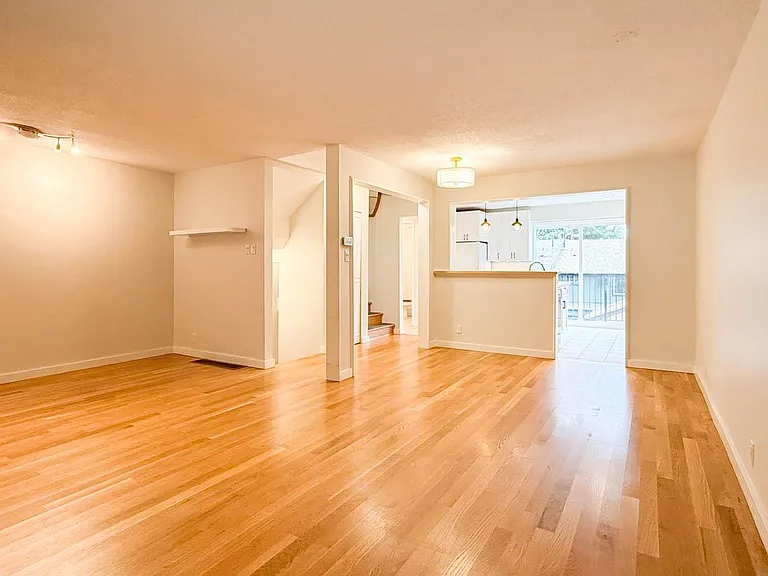 1530 McNair Dr — Photo 9