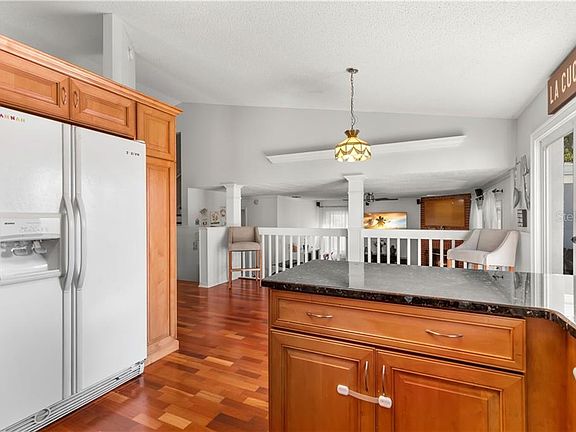 5th image of 2988 Shannon Cir