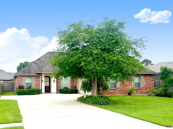 2135 N Willow Ridge Ave, Port Allen, LA 70767