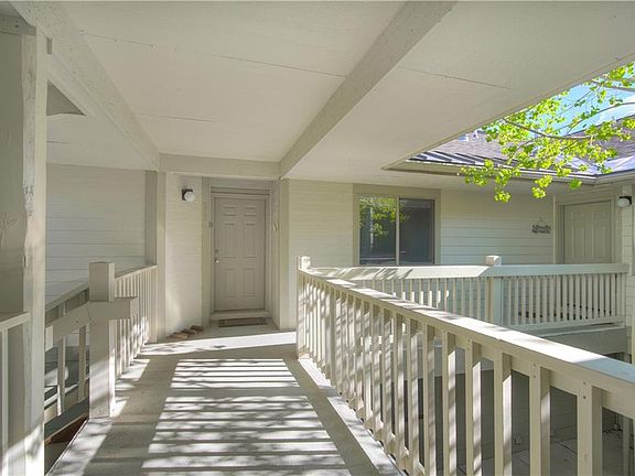 3rd image of 1511 Point Dr #11-203