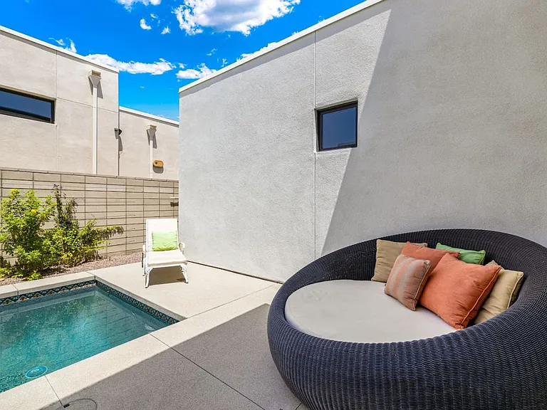 Fountain Dr — Photo 9