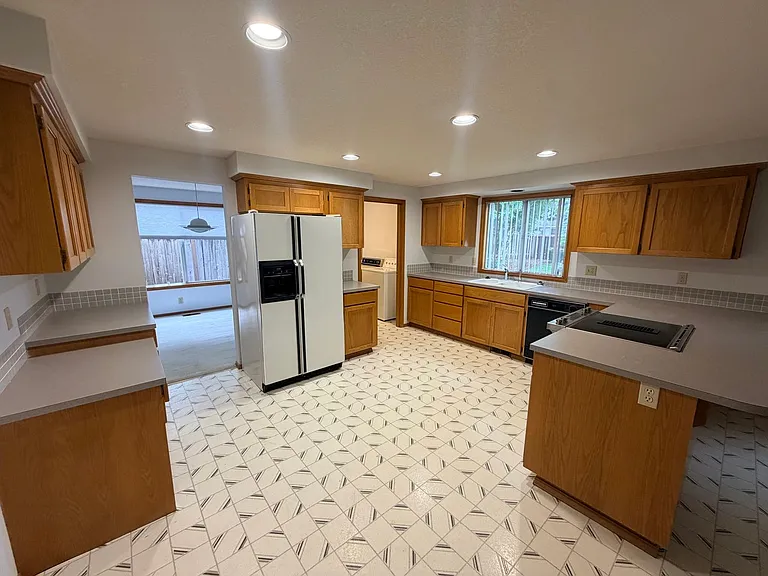 1835 NE 56th Ave — Photo 8