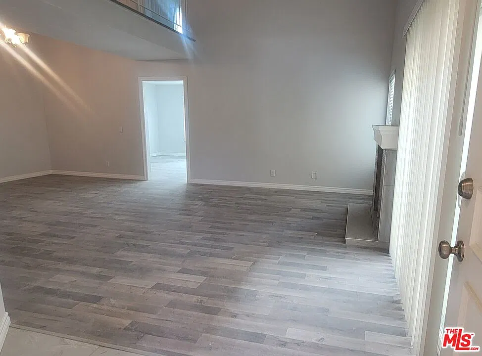 3 bed, 3.0 bath, 1722 sqft, $5,000 — Photo 4