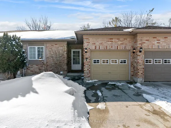 7 Brookside Pl, South Huron, ON N0M 1S2