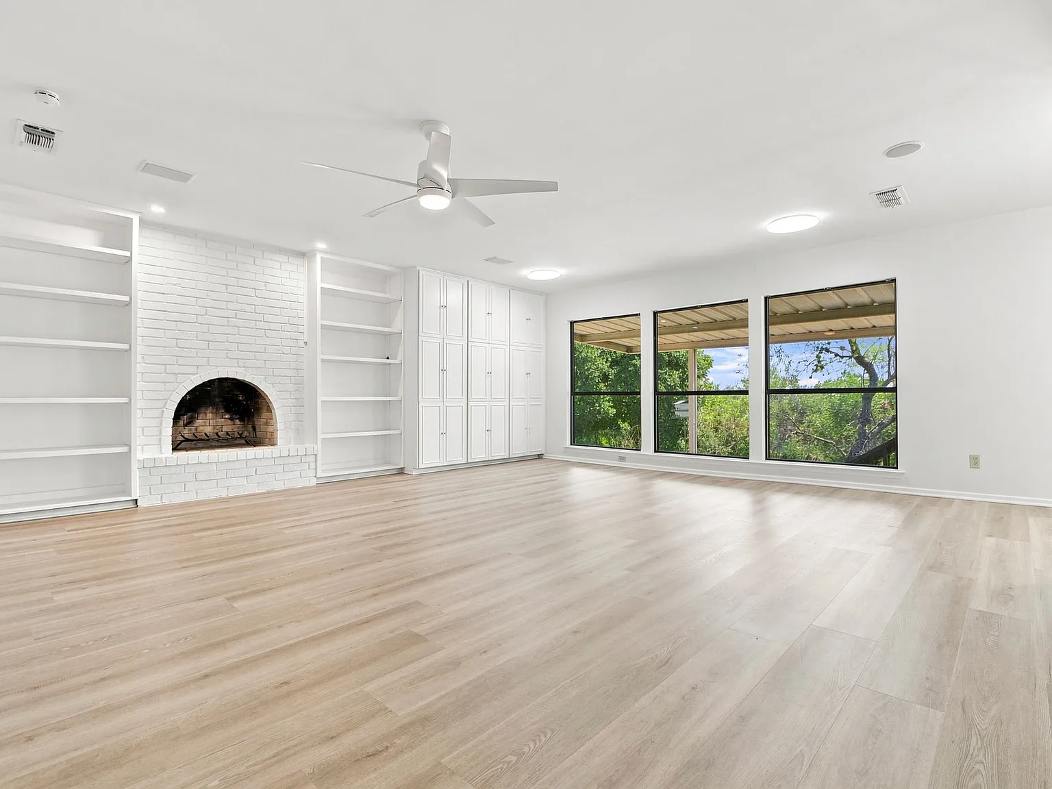 5 bed, 2814 sqft, $4,250 — Photo 4