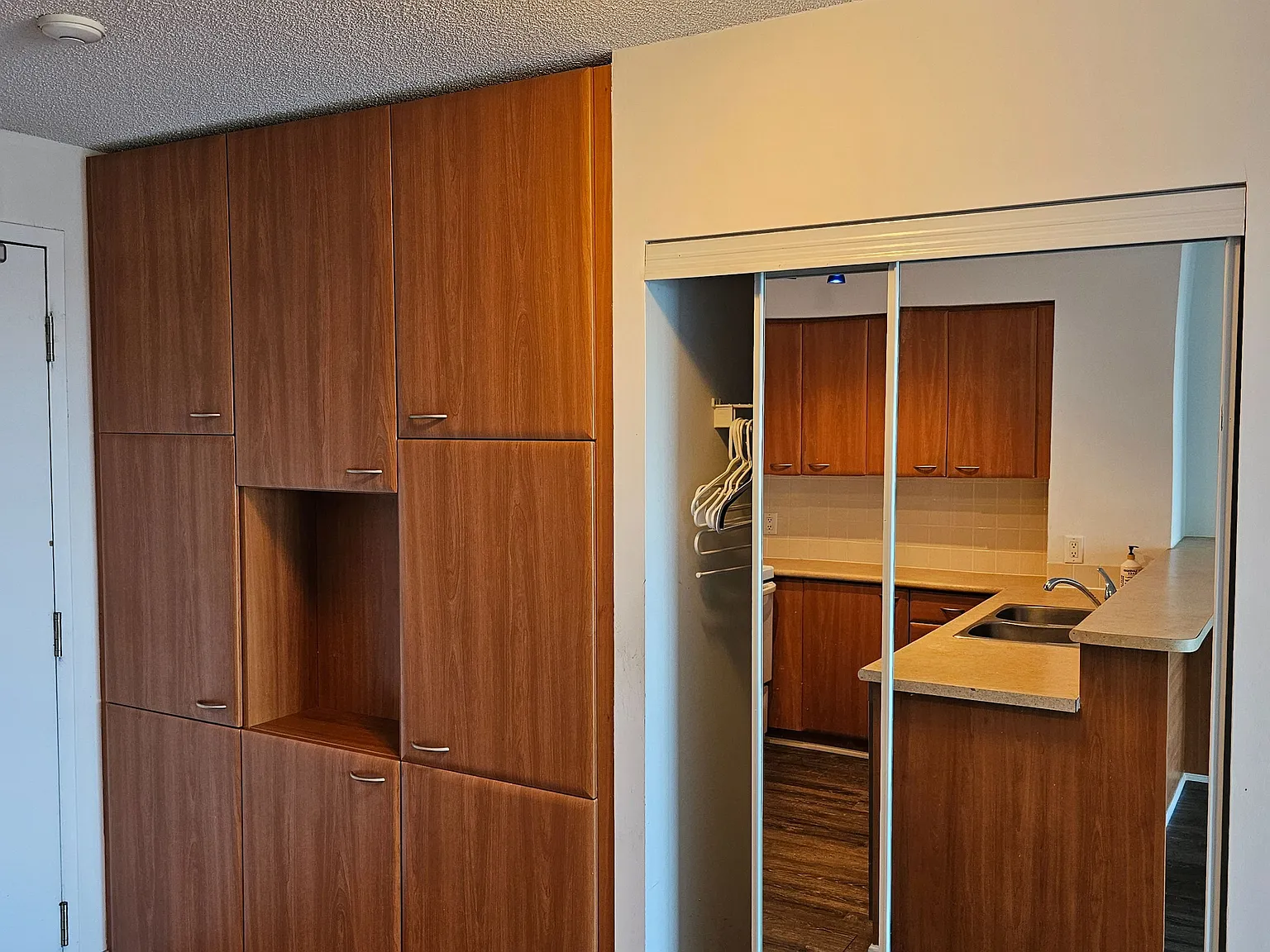 2 bed, $2,500 — Photo 3
