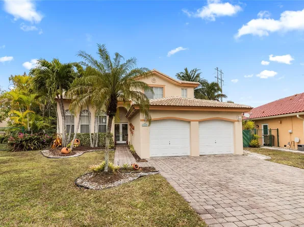 14221 N Royal Cove Circle, Davie, FL 33325