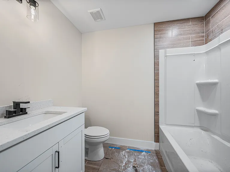 217 Cave St #4 — Photo 14