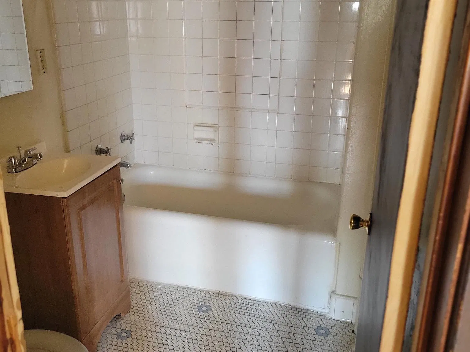 1 bed, $775 — Photo 1
