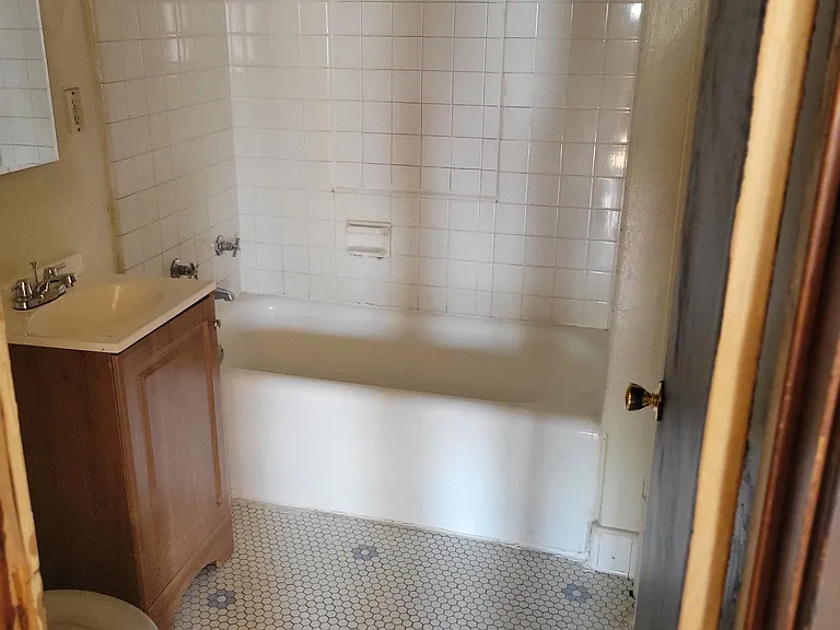 3959 N 19th Pl — Photo 3