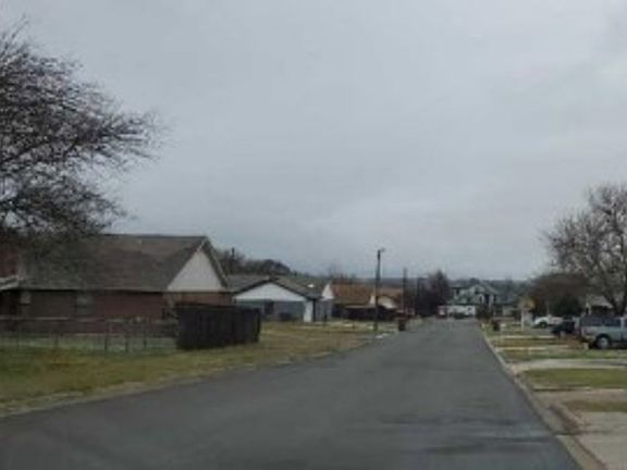 Exterior Neighborhood (street photo)