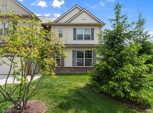 23668 Clarewood St, Macomb, MI 48042