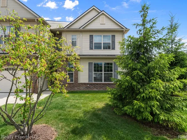 23668 Clarewood St, Macomb, MI 48042