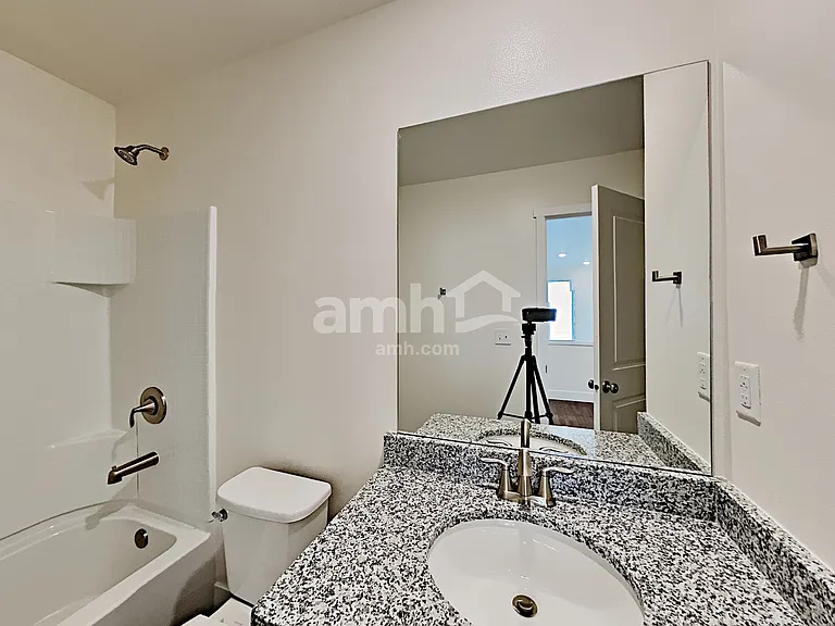 6898 35th Pl NE — Photo 17