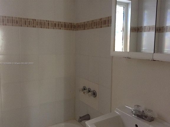 3rd image of 1533 NW 1st Pl #2