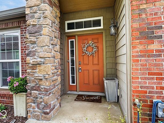3rd image of 10537 Simsbury Ct