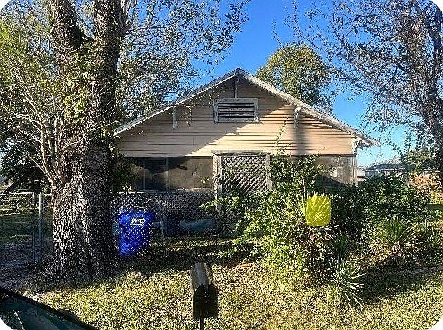1st image of 403 E Broad St