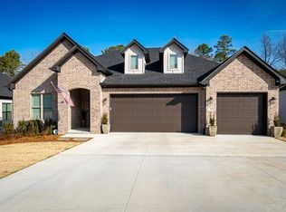 40 Corlay Dr, Little Rock, AR 72223