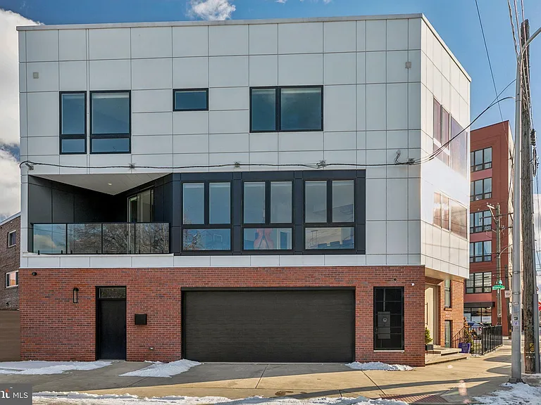 527 Brown St — Photo 37
