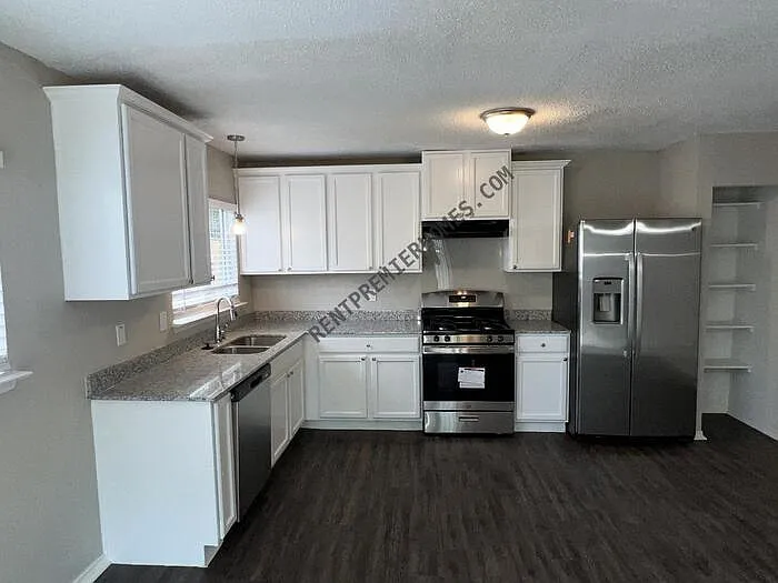 2911 Lake Briar — Photo 6