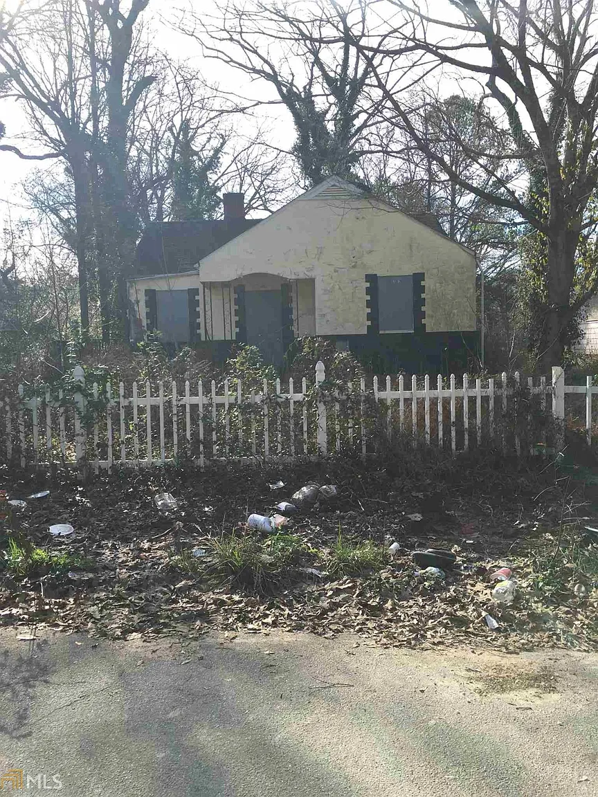 1956 Markone St NW photo 1