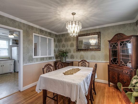 5th image of 2300 Whipple Pl