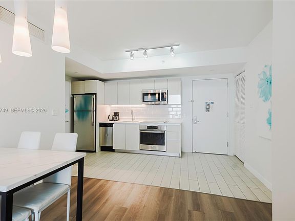5th image of 2602 E Hallandale Beach Blvd #R1905