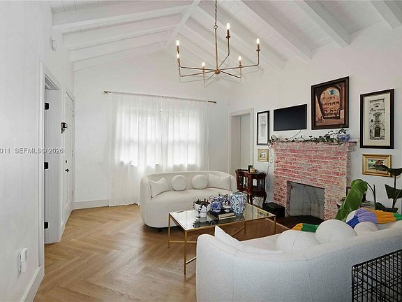 3rd image of 1345 SW 17th St