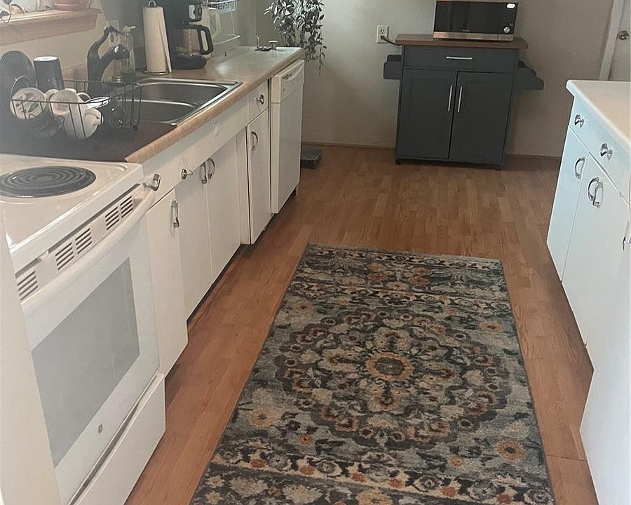 2nd image of 6110 Lee Street