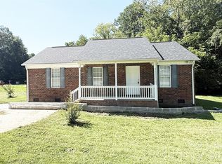 527 E Carpenter St, Dallas, NC 28034