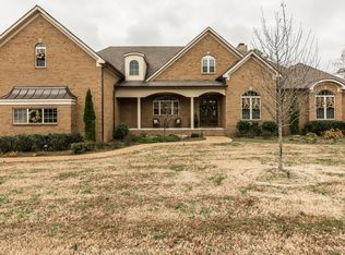 695 Fredericksburg Dr, Gallatin, TN 37066